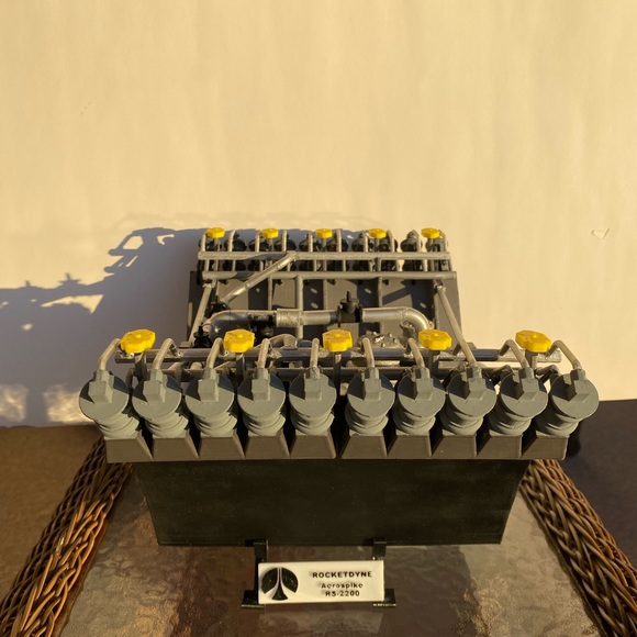 Aerospike engine model, handmade, 1:10 scale - Picture 3 of 6